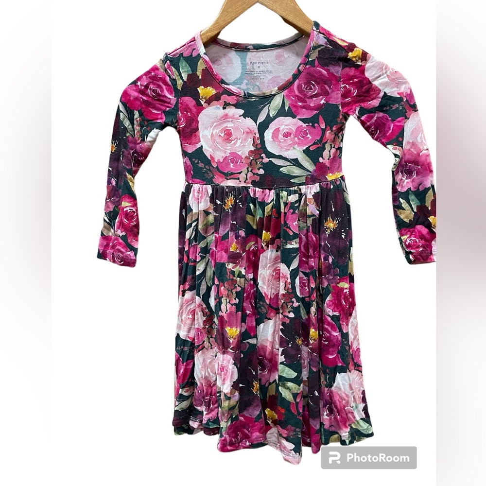 Posh Peanut kids dress in size 4T. Floral design, soft material.